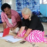 Volunteer working with women in Fiji 