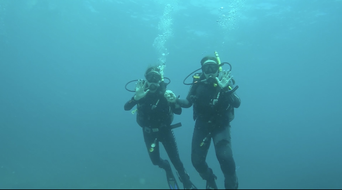 Me and my now roommate getting scuba certified together :)