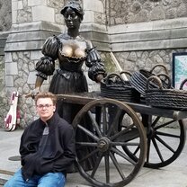 Me in front of the Molly Malone Statue